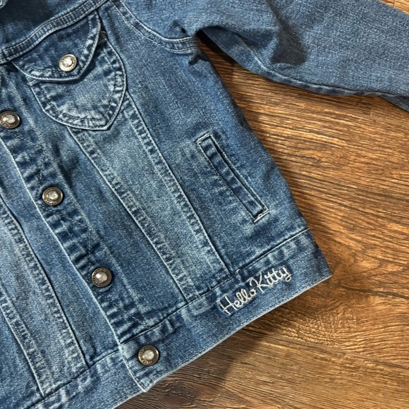 Y2K hello kitty embroidered denim jacket - Picture 3 of 5